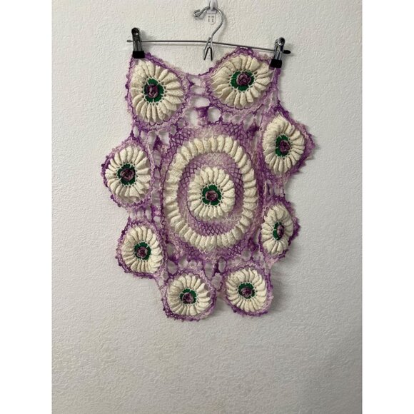 Crocheted purple flower rounded granny Doily - Picture 2 of 5